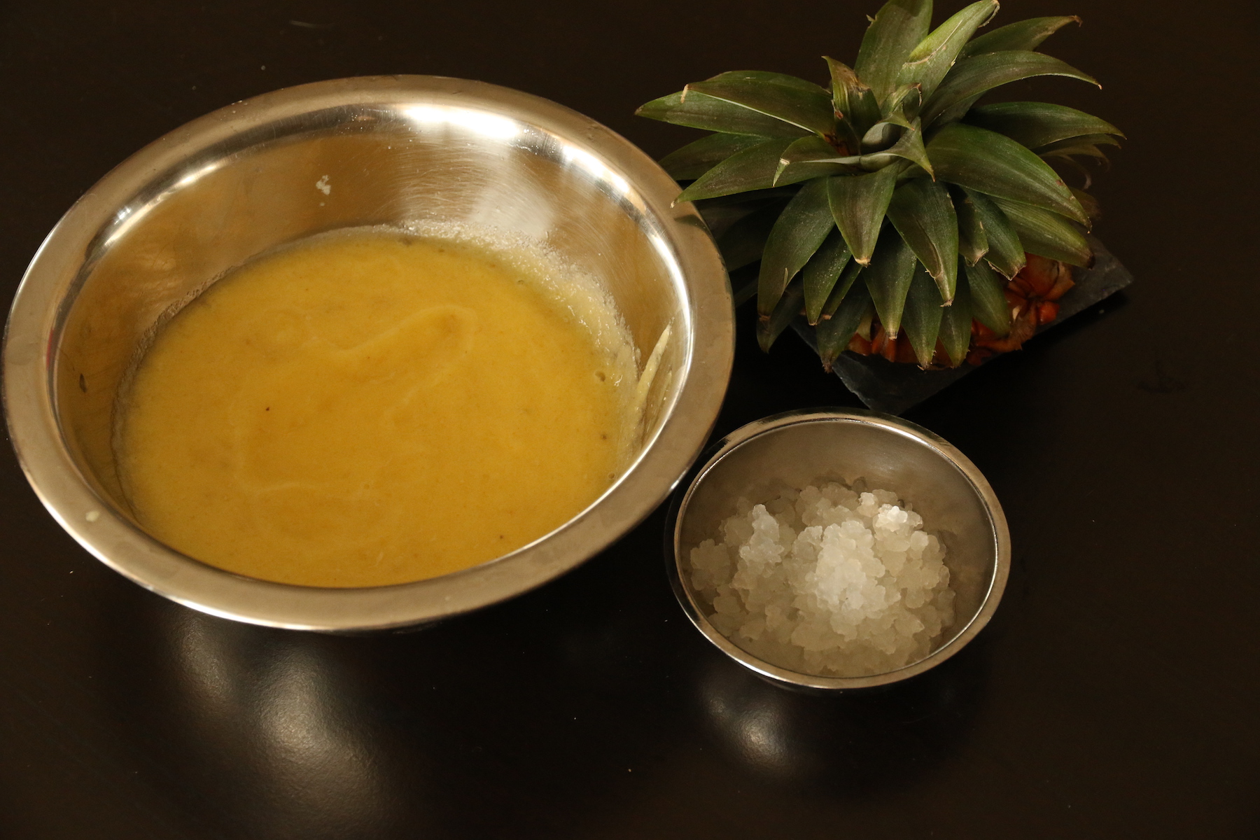 Mixer l'ananas avec 2cs de grains de kéfir