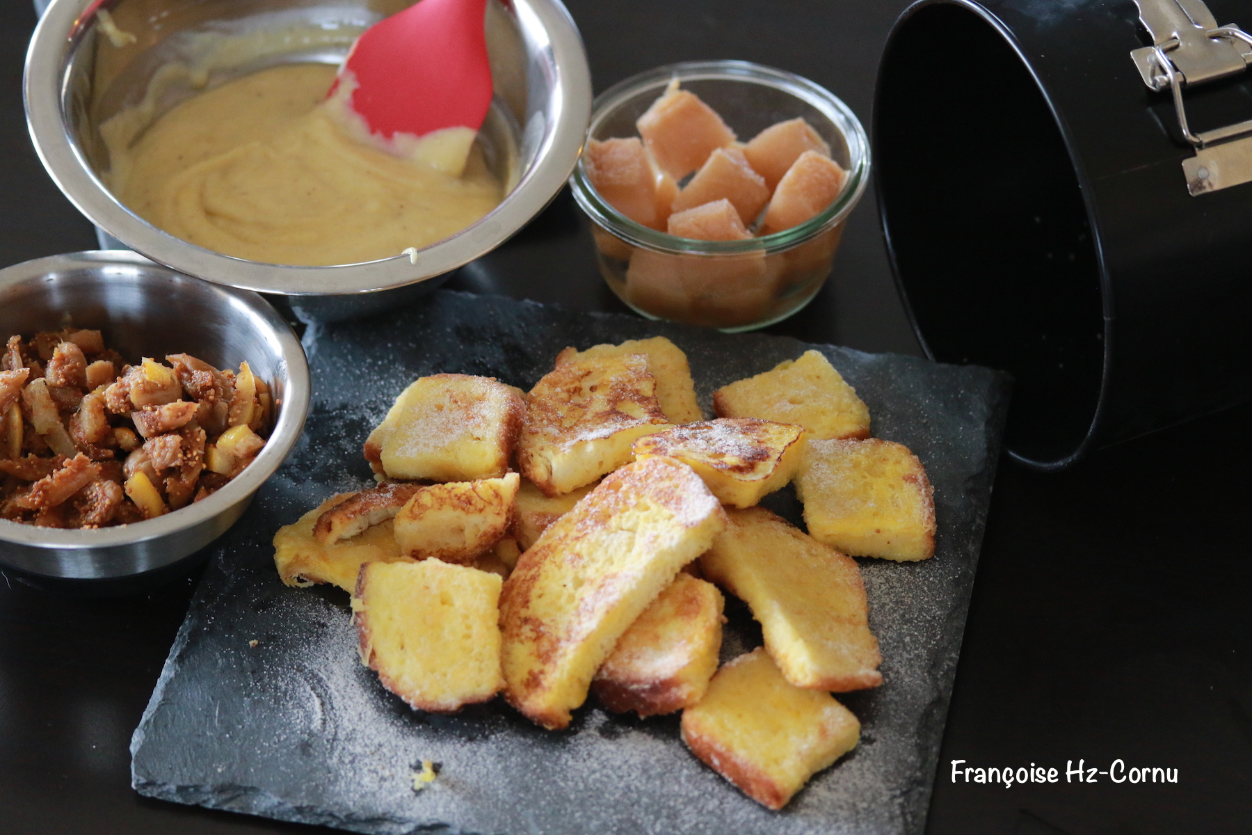 Pain perdu, fruits kéfirisés, purée de poire