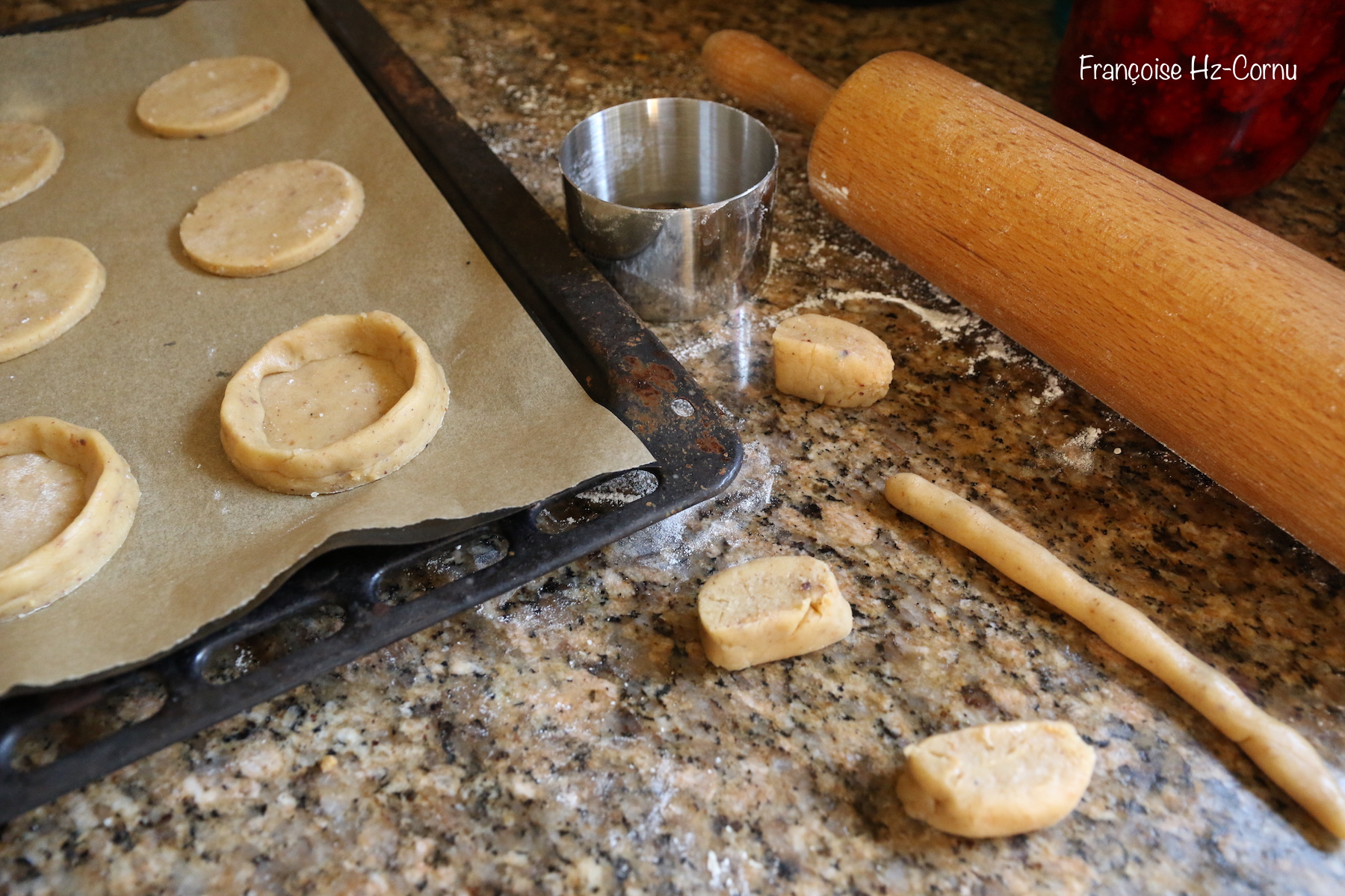 Préparation des fonds biscuit si pâte biscuit maison