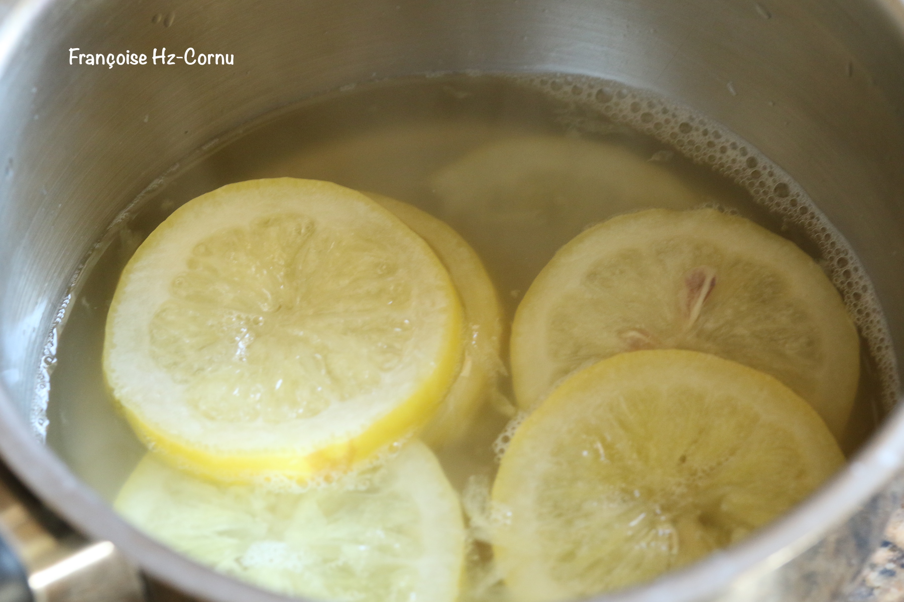 Réserver au frigo et préparer la gelée de citron