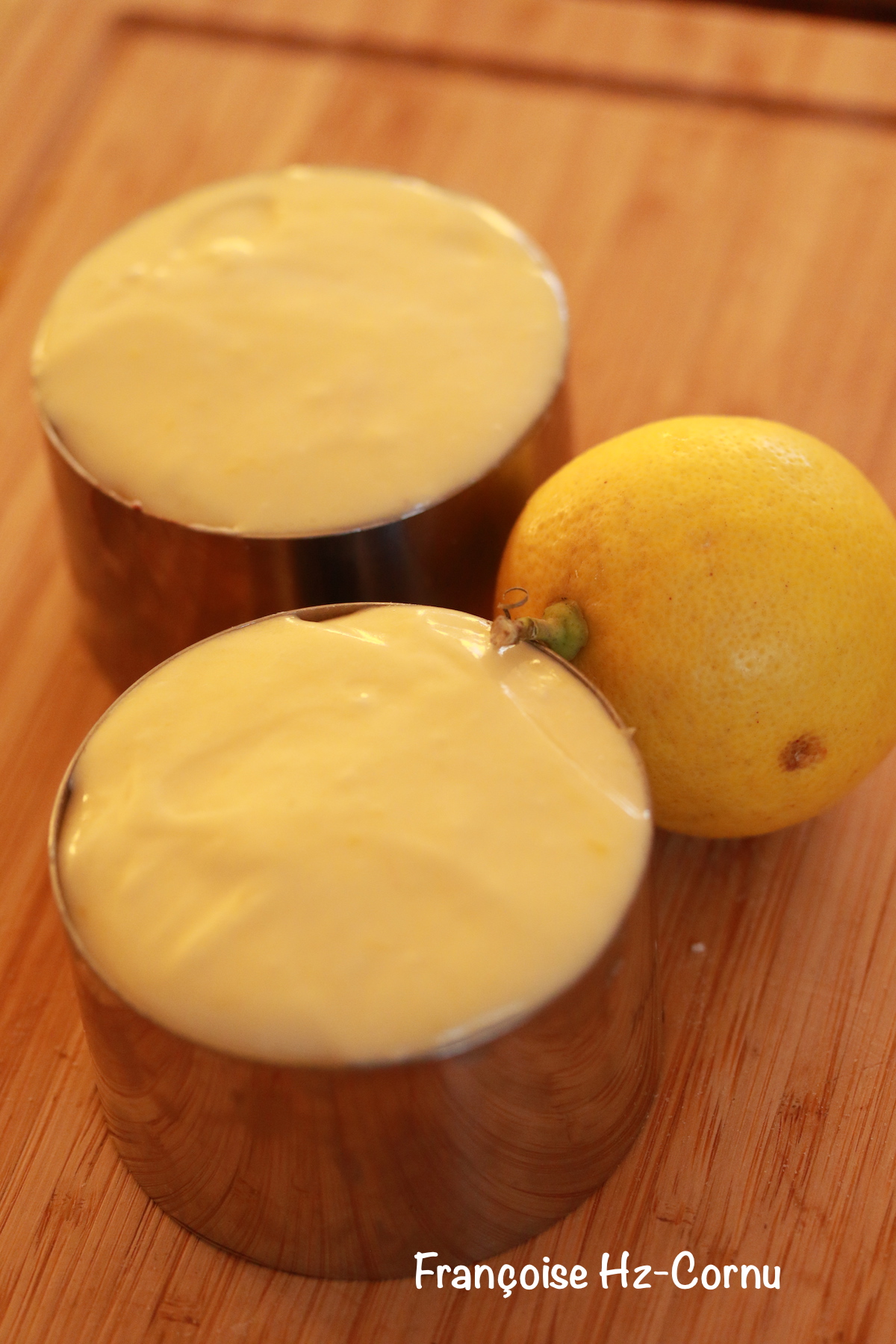 Mettre votre mousse sur un fond de biscuit, en cercle