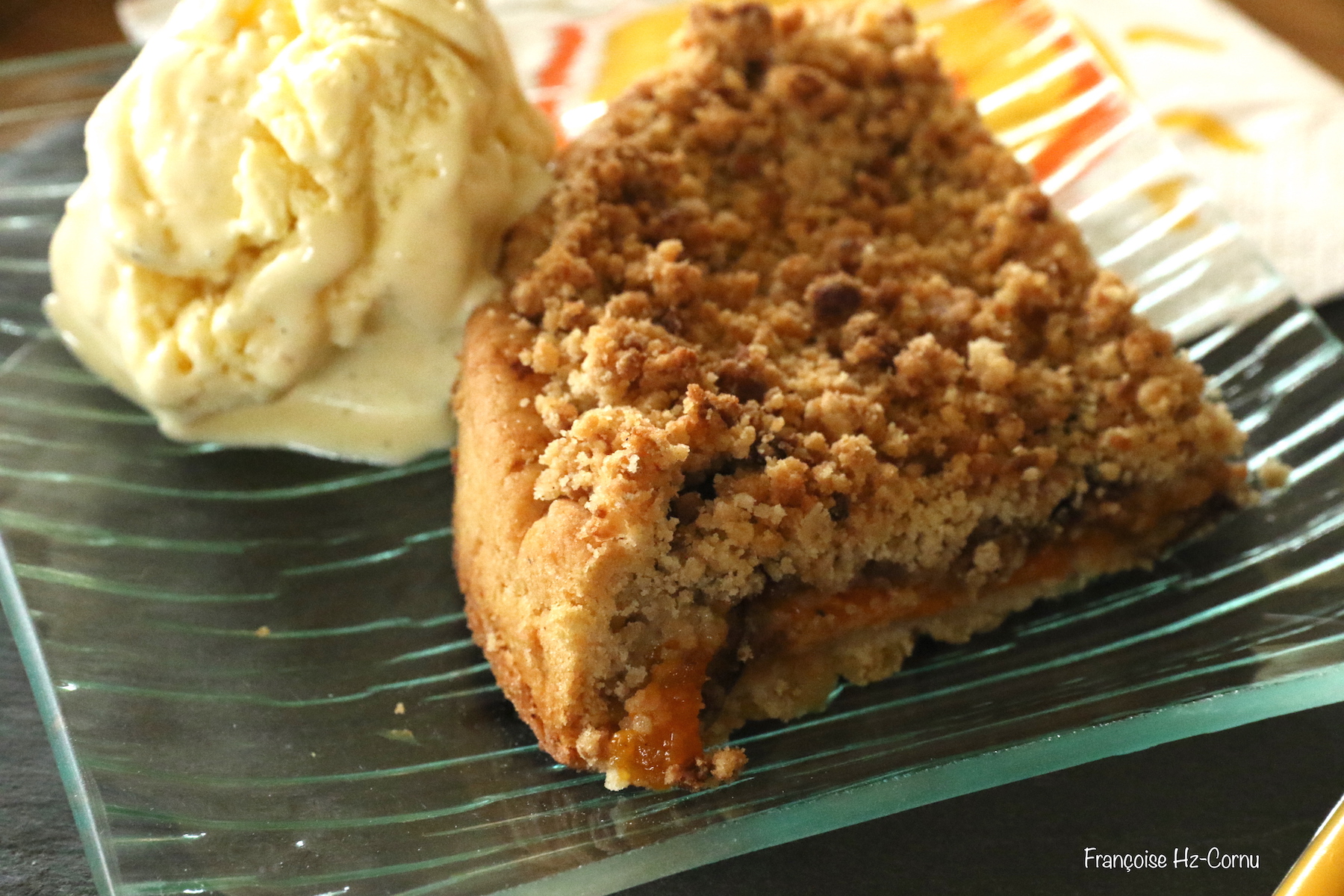 Tarte Abricot Crumble et glace vanille